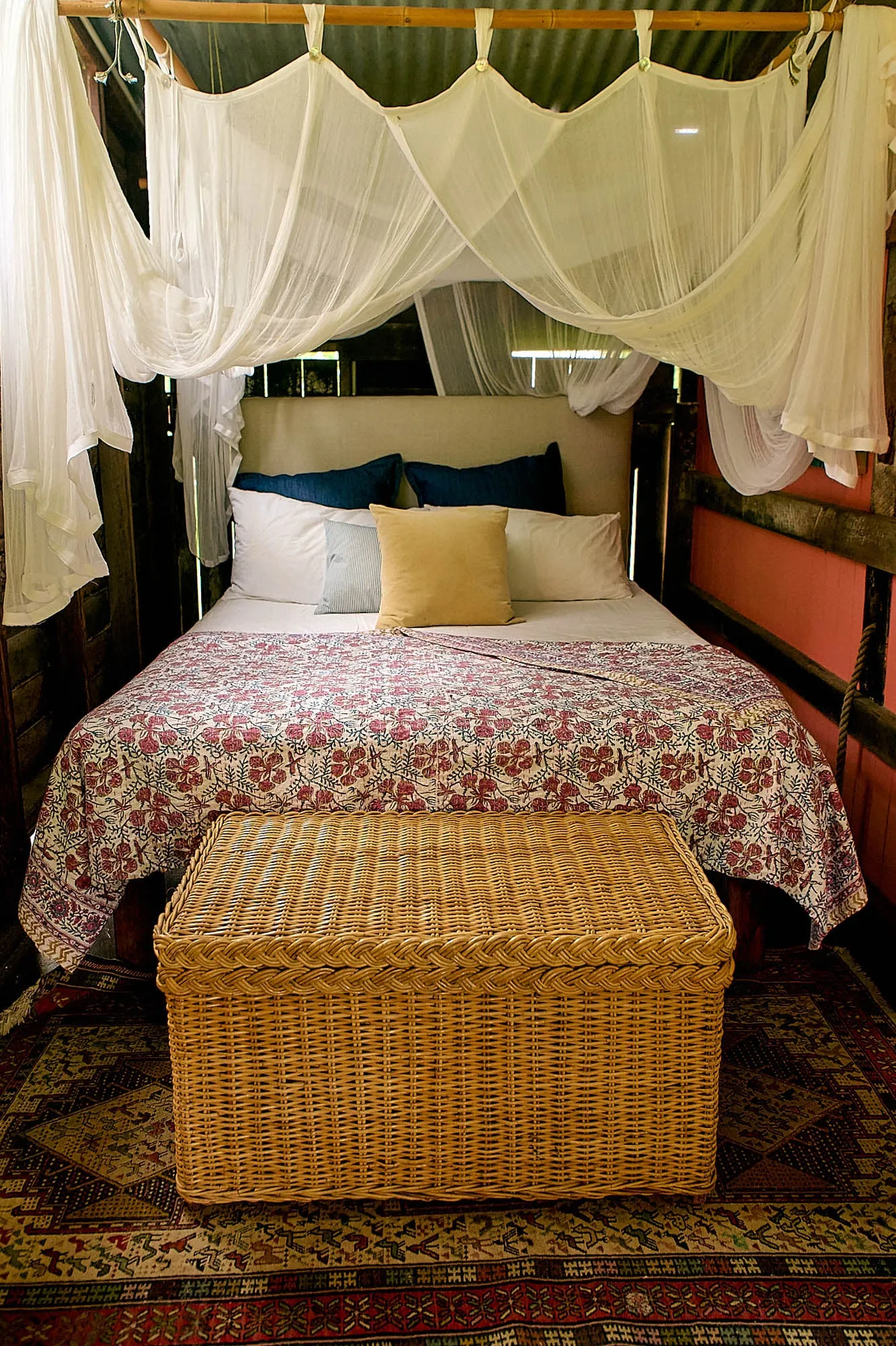 Kantha Quilt Mauve Hibiscus