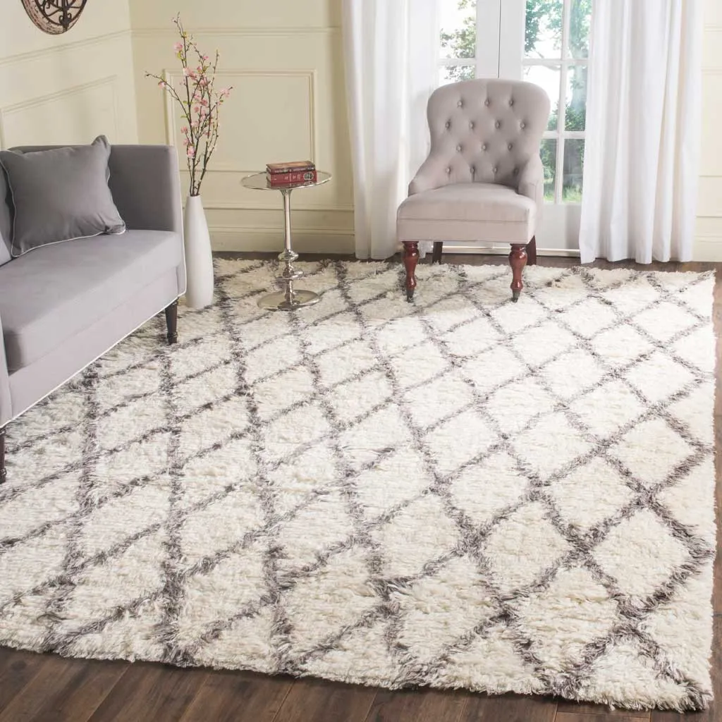 Kenya Ivory/Gray Area Rug
