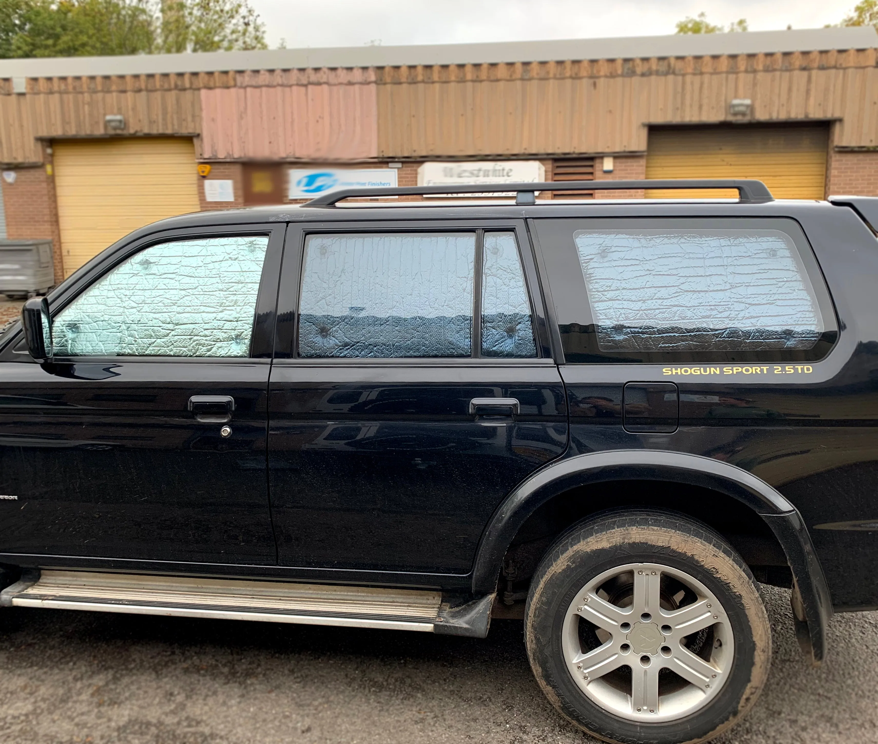 Mitsubishi Shogun 99-06 - Thermal Screens