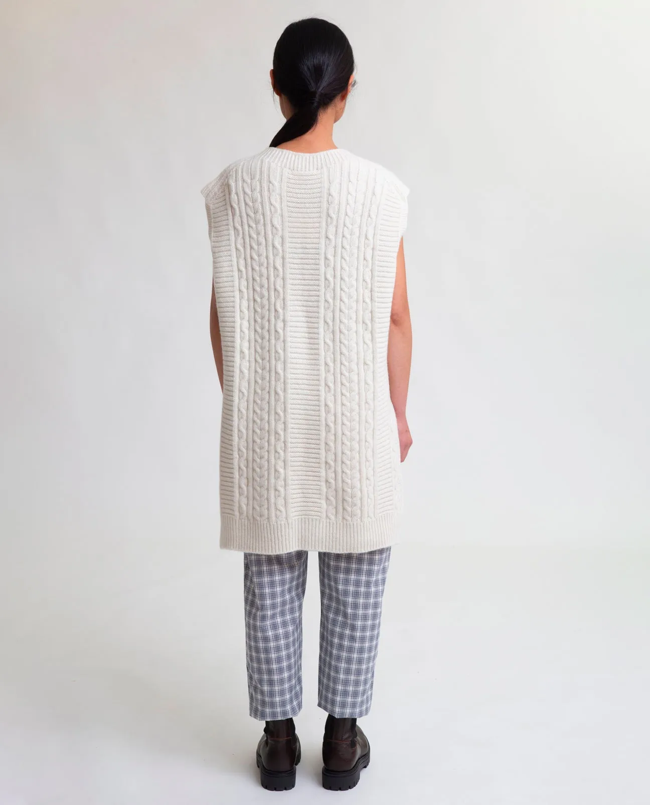 Pippa Lambs Wool Vest In White Un-Dyed