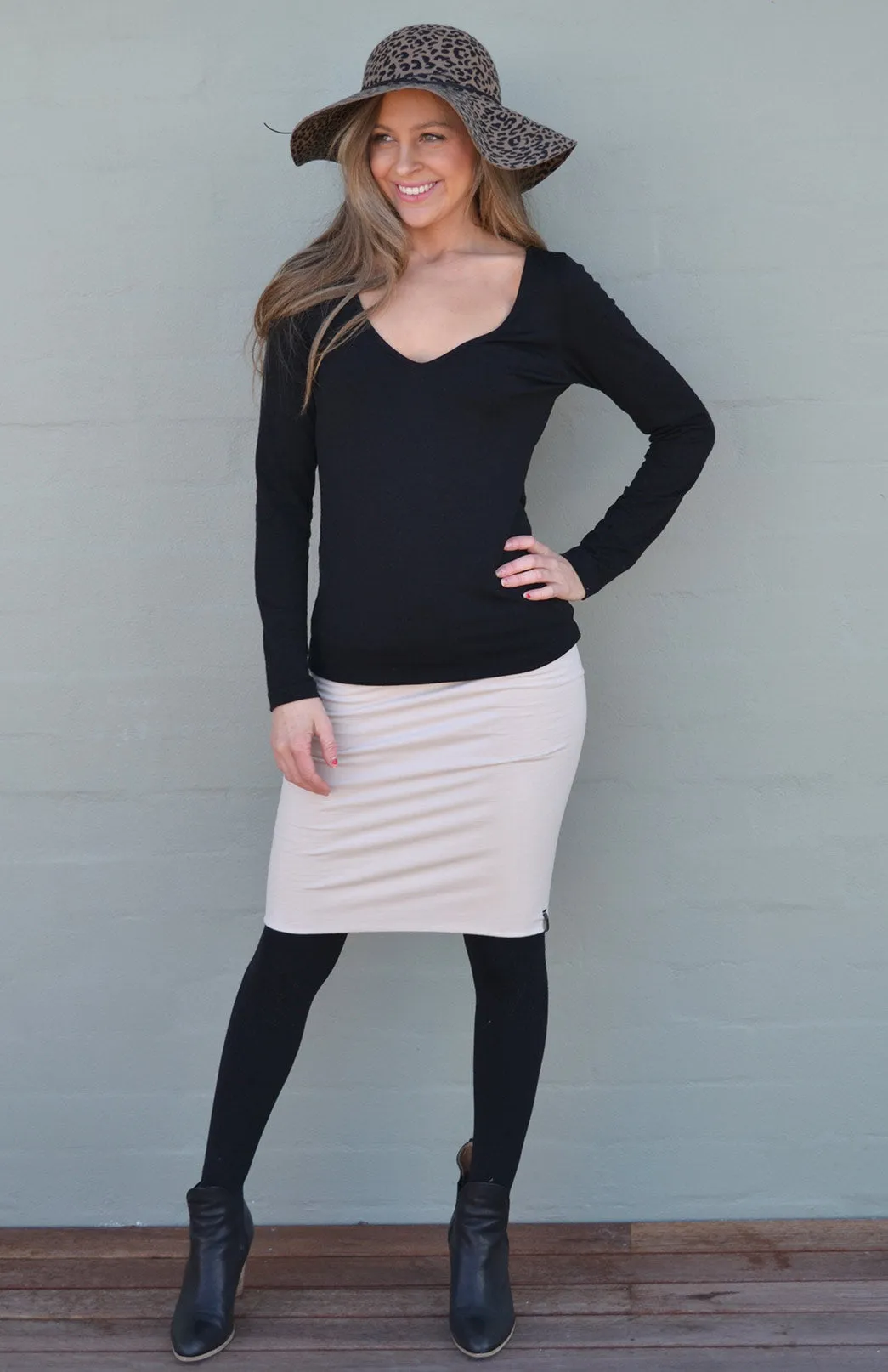 V-Neck (Rib) Top